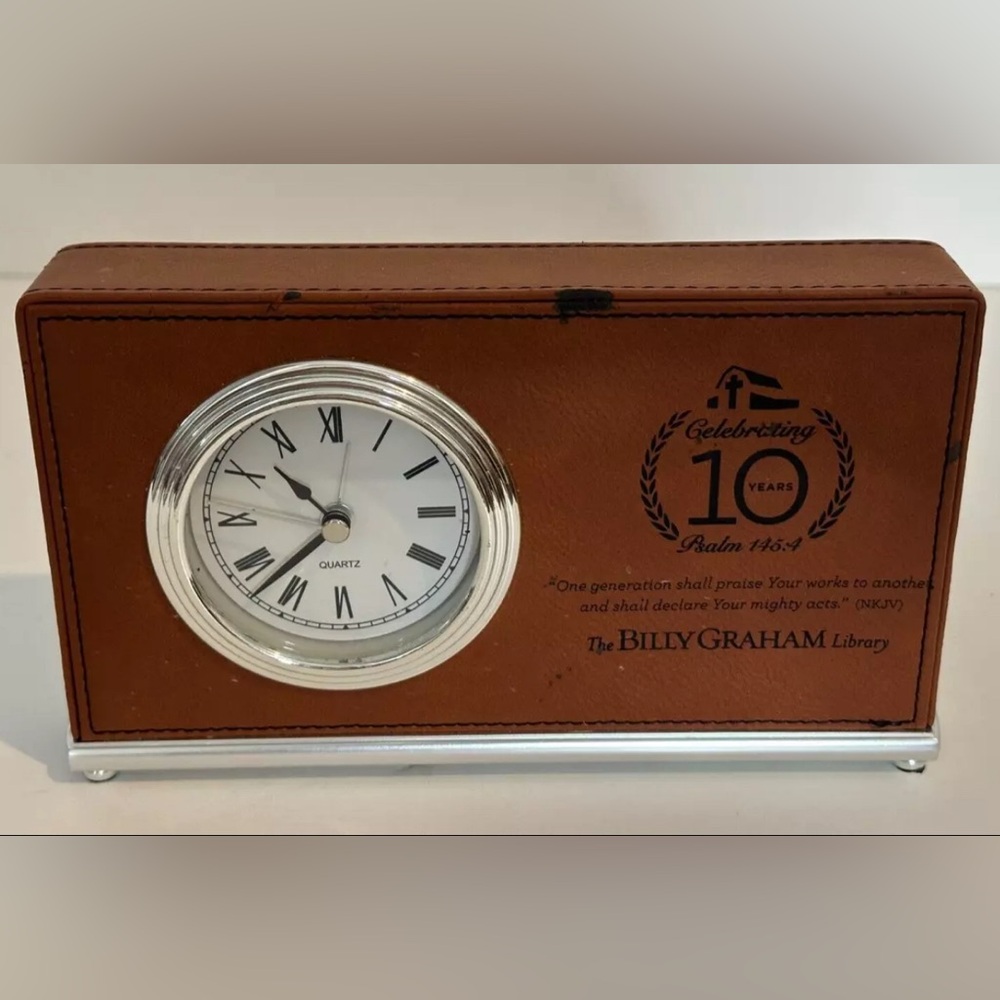 The BILLY GRAHAM Library 10 Year Anniversary Leather Bound Clock COLLECTIBLE - Picture 2 of 9